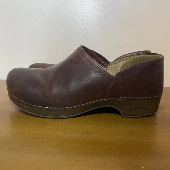 Dansko Women’s 9 9.5 (40) Brenna Red Burgundy Leather Clog Slip On Professional - Picture 3 of 10